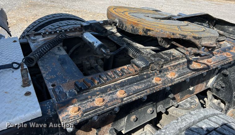 image for item MM9221 2000 Peterbilt 379  semi truck