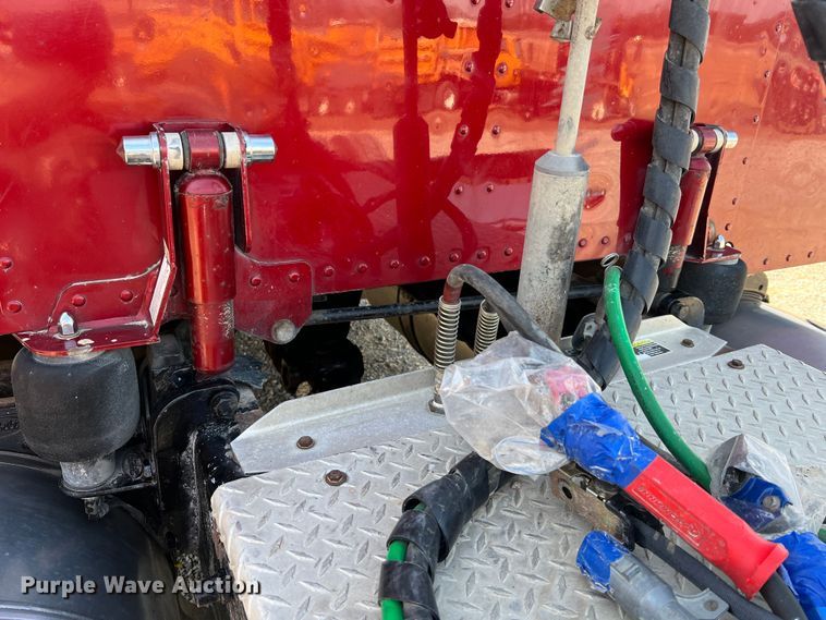 image for item MM9221 2000 Peterbilt 379  semi truck