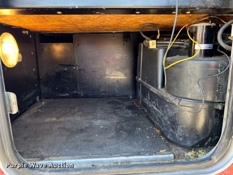 image for item MM9221 2000 Peterbilt 379  semi truck