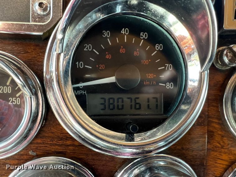 image for item MM9221 2000 Peterbilt 379  semi truck