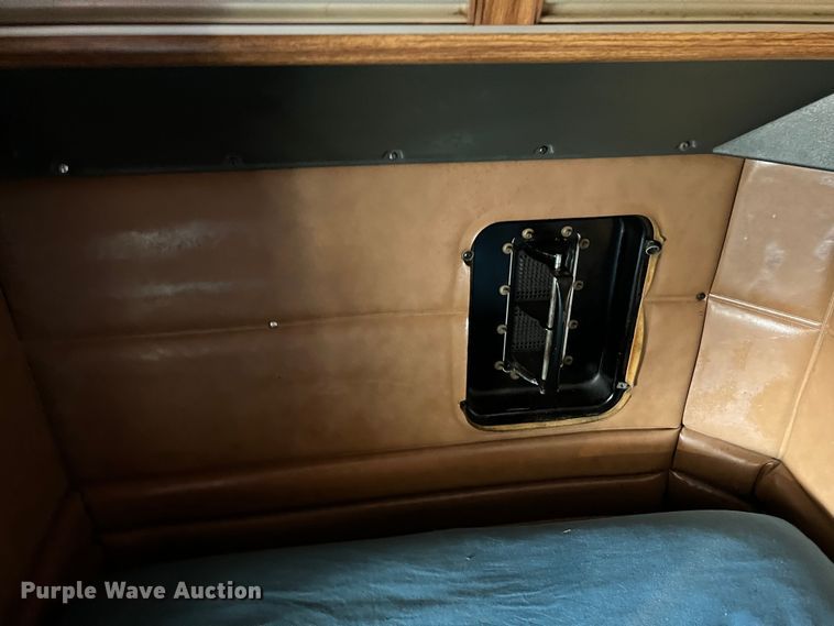 image for item MM9221 2000 Peterbilt 379  semi truck