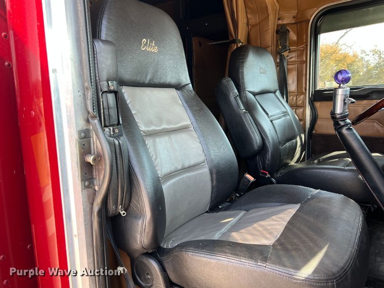 image for item MM9221 2000 Peterbilt 379  semi truck