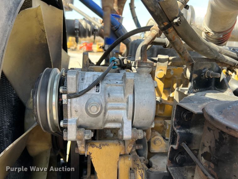 image for item MM9221 2000 Peterbilt 379  semi truck