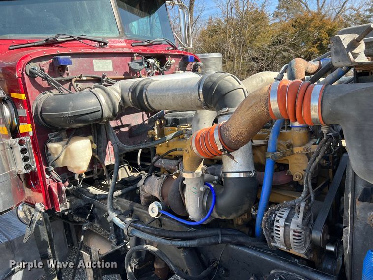 image for item MM9221 2000 Peterbilt 379  semi truck