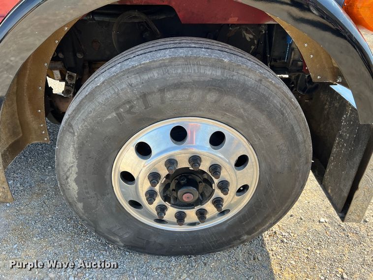 image for item MM9221 2000 Peterbilt 379  semi truck