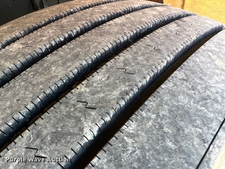 image for item MM9221 2000 Peterbilt 379  semi truck