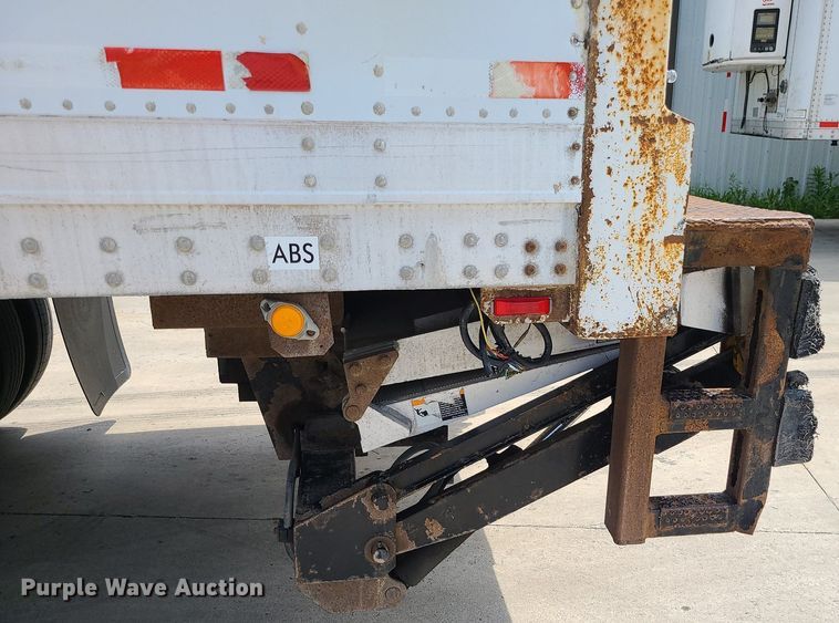 image for item MO9828 2000 Hyundai VT2480142JSR  dry van trailer