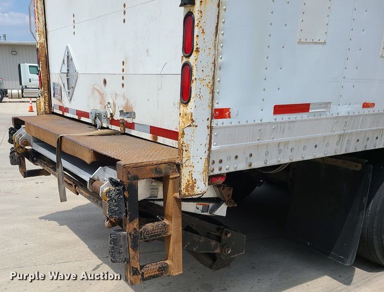 image for item MO9828 2000 Hyundai VT2480142JSR  dry van trailer