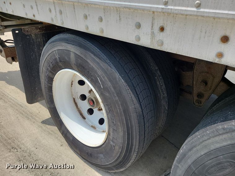 image for item MO9828 2000 Hyundai VT2480142JSR  dry van trailer