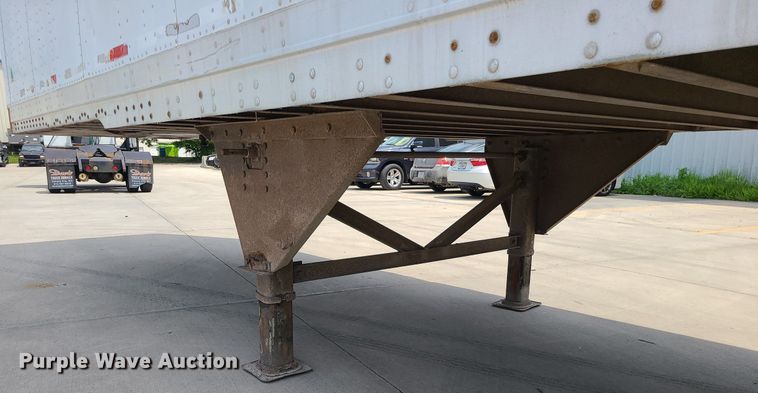 image for item MO9828 2000 Hyundai VT2480142JSR  dry van trailer