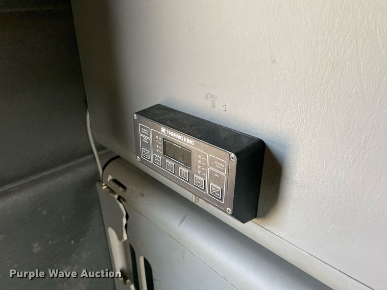 image for item MR9090 2005 Freightliner Columbia  semi truck