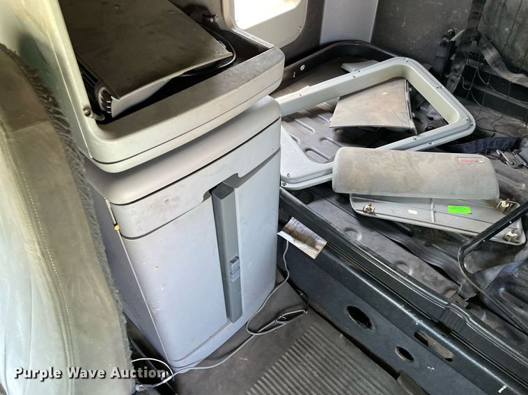 image for item MR9090 2005 Freightliner Columbia  semi truck