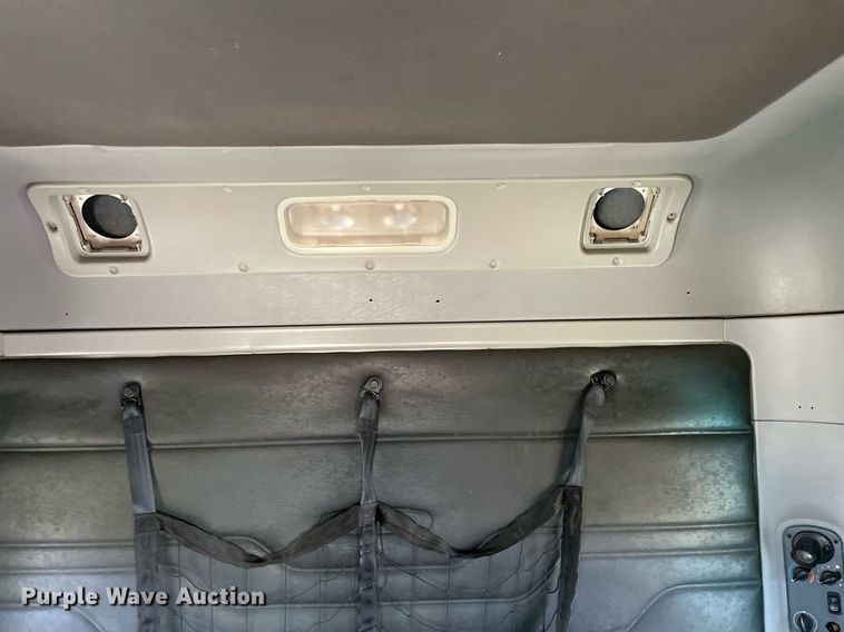 image for item MR9090 2005 Freightliner Columbia  semi truck