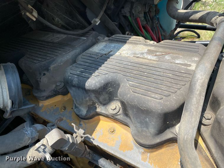 image for item MR9090 2005 Freightliner Columbia  semi truck