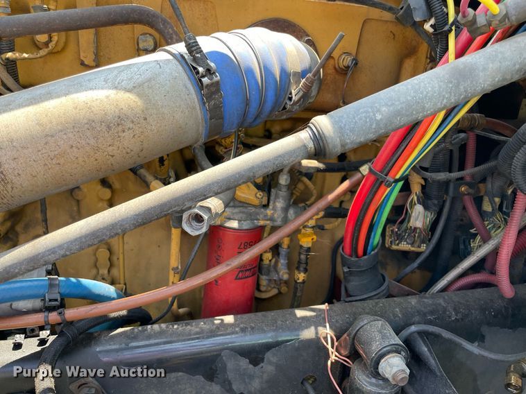 image for item MR9090 2005 Freightliner Columbia  semi truck