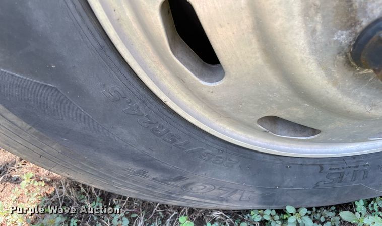 image for item MR9090 2005 Freightliner Columbia  semi truck