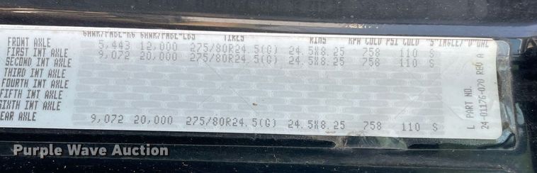 image for item MR9090 2005 Freightliner Columbia  semi truck