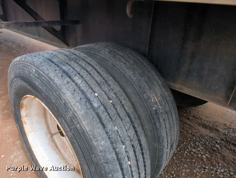 image for item MY9329 1998 Fontaine LFTW-6-8048WSAK  flatbed trailer