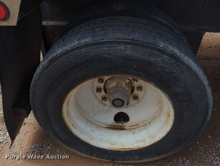 image for item MY9329 1998 Fontaine LFTW-6-8048WSAK  flatbed trailer