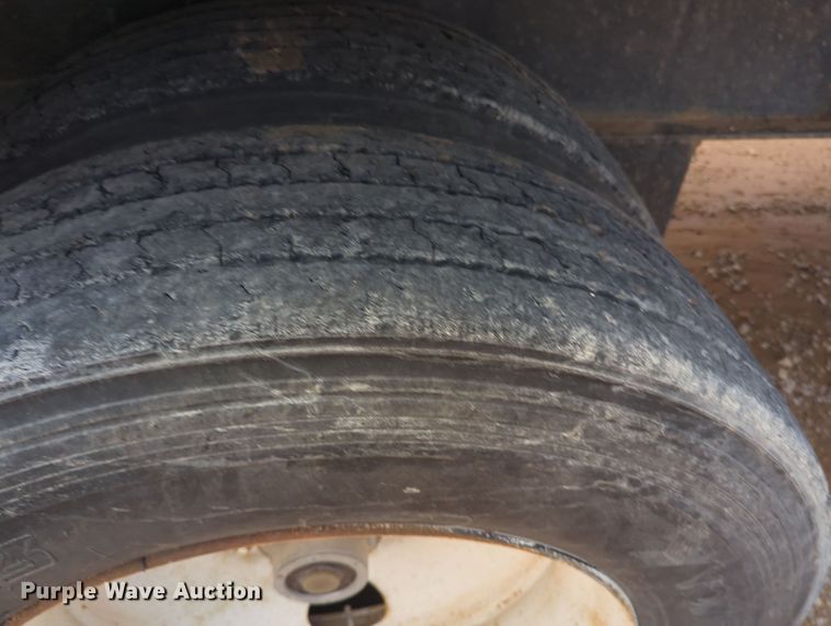 image for item MY9329 1998 Fontaine LFTW-6-8048WSAK  flatbed trailer