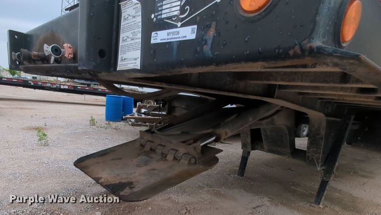 image for item MY9336 1997 Landoll 330  tilt deck equipment trailer