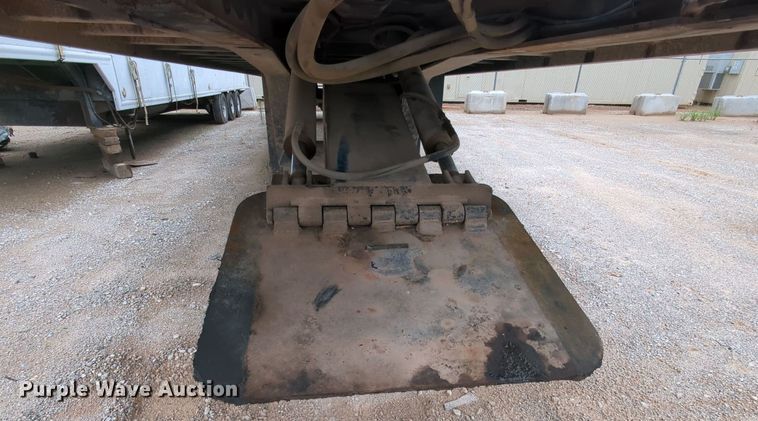 image for item MY9336 1997 Landoll 330  tilt deck equipment trailer