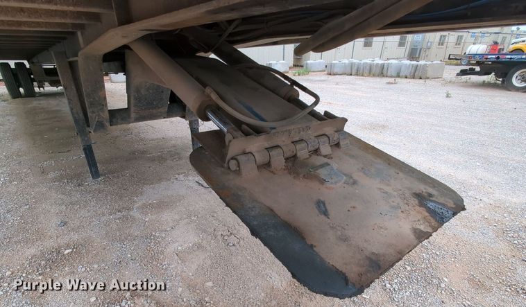 image for item MY9336 1997 Landoll 330  tilt deck equipment trailer