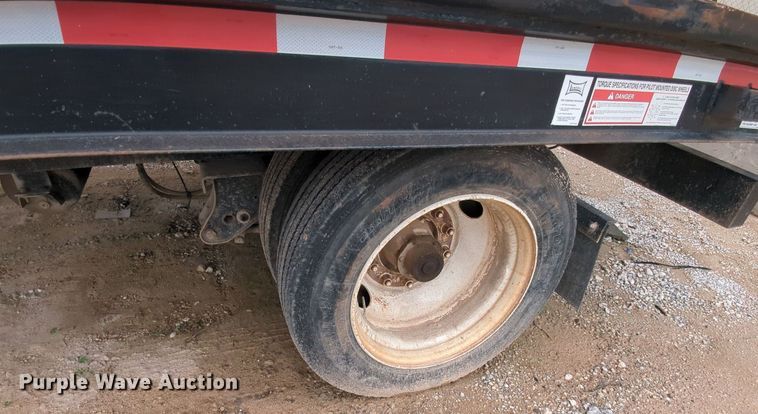 image for item MY9336 1997 Landoll 330  tilt deck equipment trailer