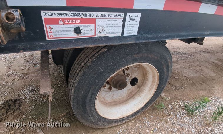 image for item MY9336 1997 Landoll 330  tilt deck equipment trailer