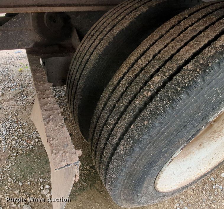 image for item MY9336 1997 Landoll 330  tilt deck equipment trailer