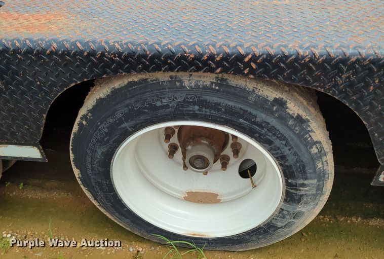 image for item MY9337 2013 Load King 6046  oilfield trailer