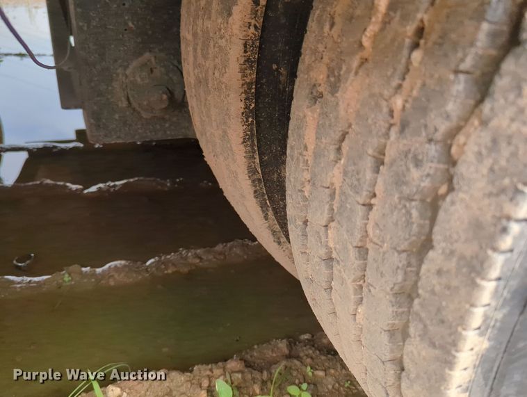 image for item MY9337 2013 Load King 6046  oilfield trailer