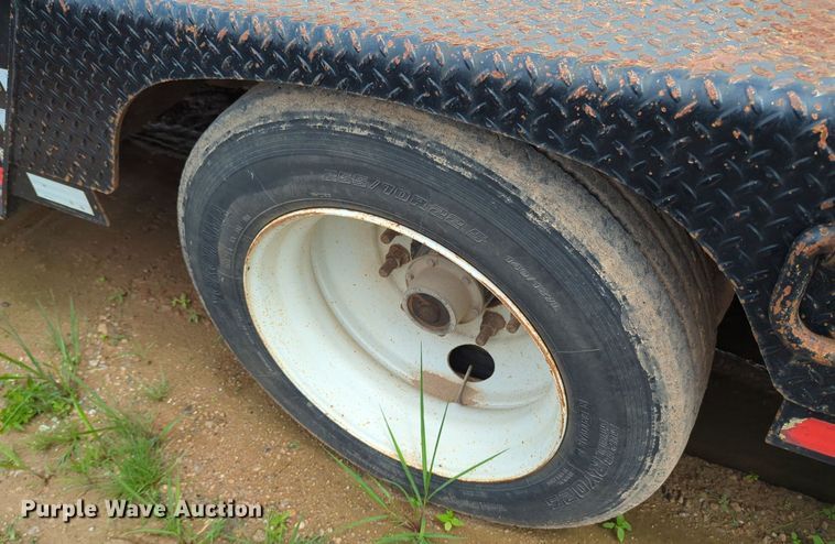 image for item MY9337 2013 Load King 6046  oilfield trailer