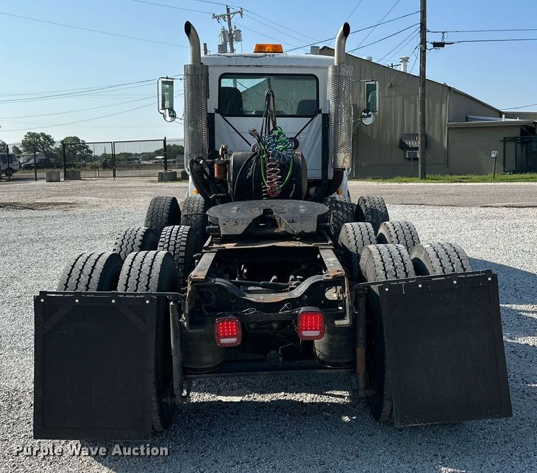 image for item NI9791 1997 Mack CH613  semi truck