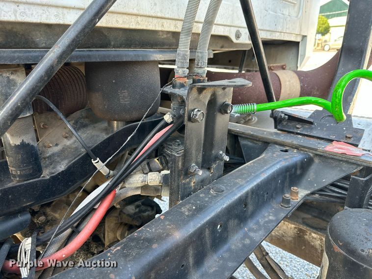 image for item NI9791 1997 Mack CH613  semi truck