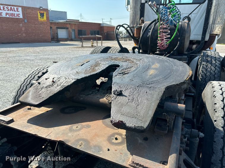 image for item NI9791 1997 Mack CH613  semi truck