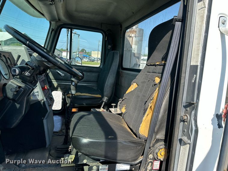 image for item NI9791 1997 Mack CH613  semi truck