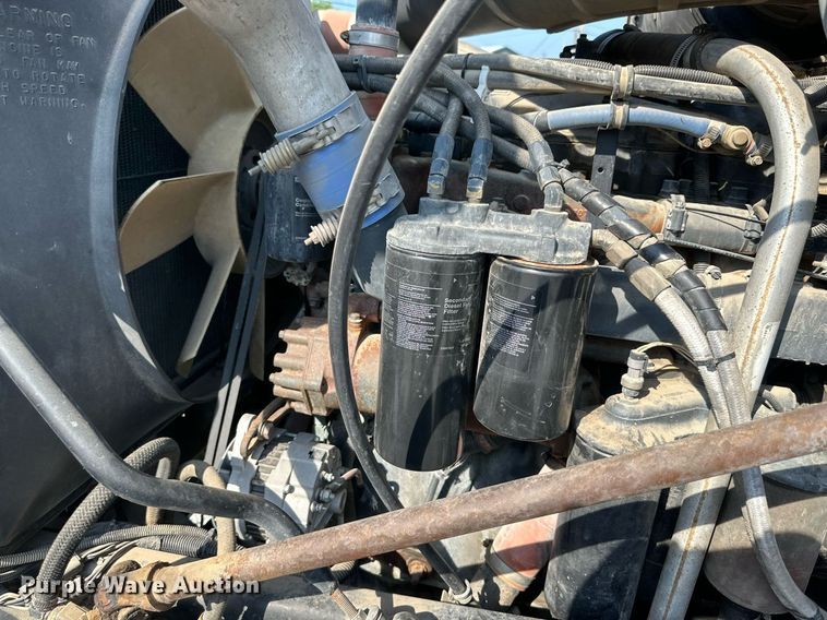 image for item NI9791 1997 Mack CH613  semi truck