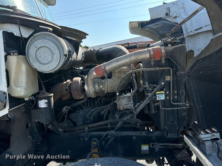 image for item NI9791 1997 Mack CH613  semi truck