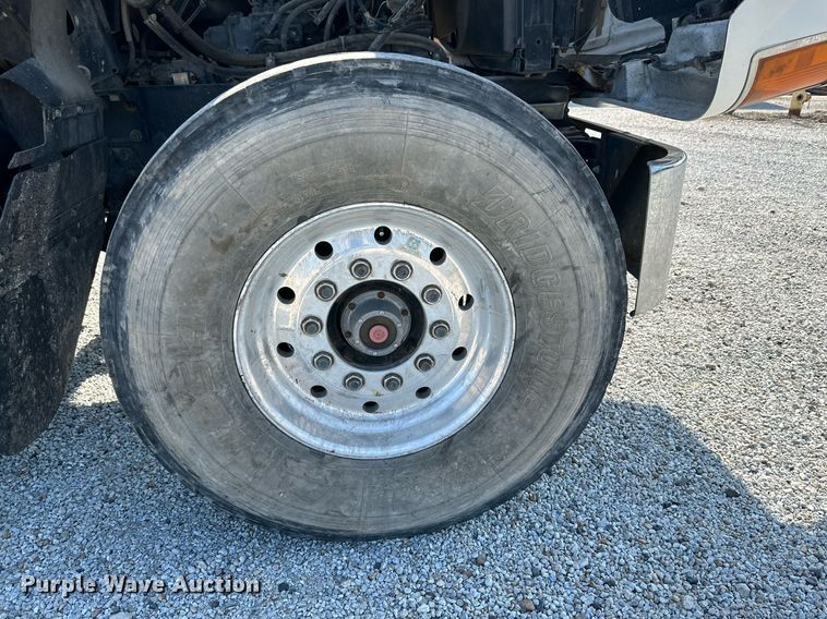 image for item NI9791 1997 Mack CH613  semi truck