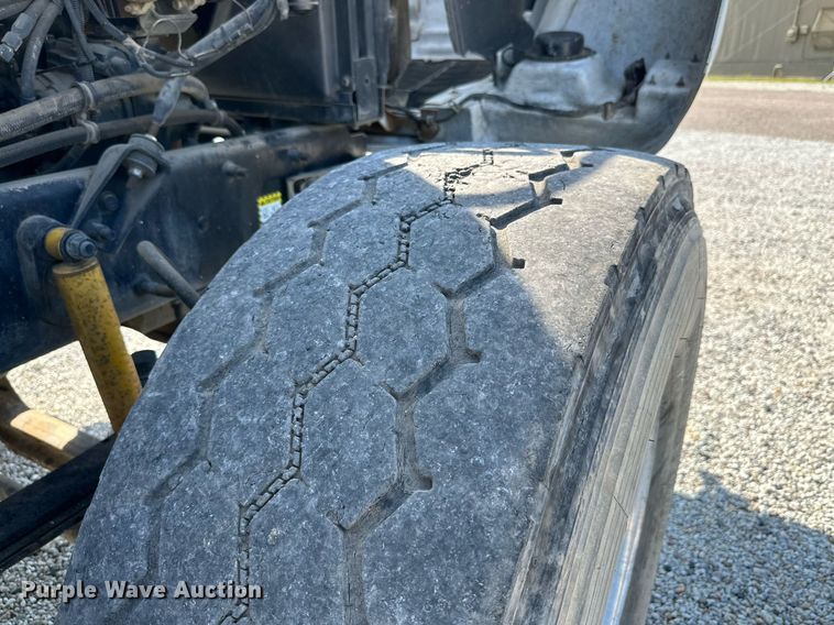 image for item NI9791 1997 Mack CH613  semi truck