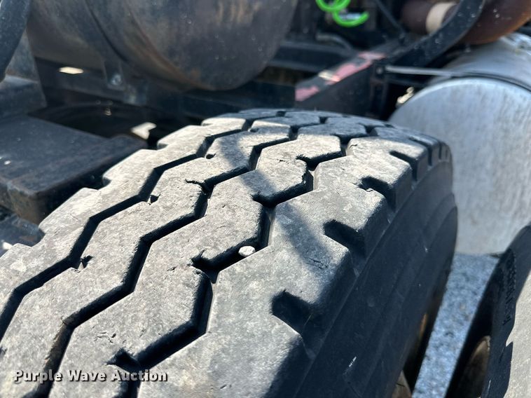 image for item NI9791 1997 Mack CH613  semi truck