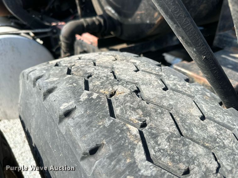 image for item NI9791 1997 Mack CH613  semi truck