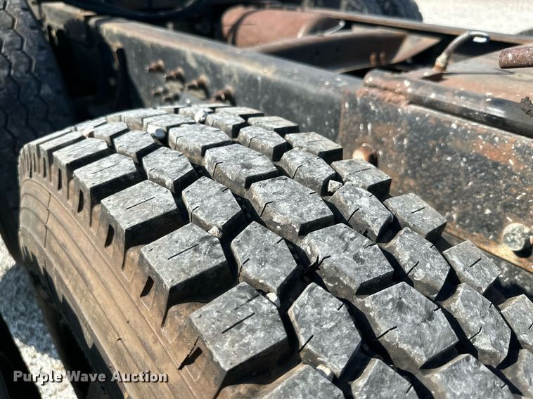 image for item NI9791 1997 Mack CH613  semi truck