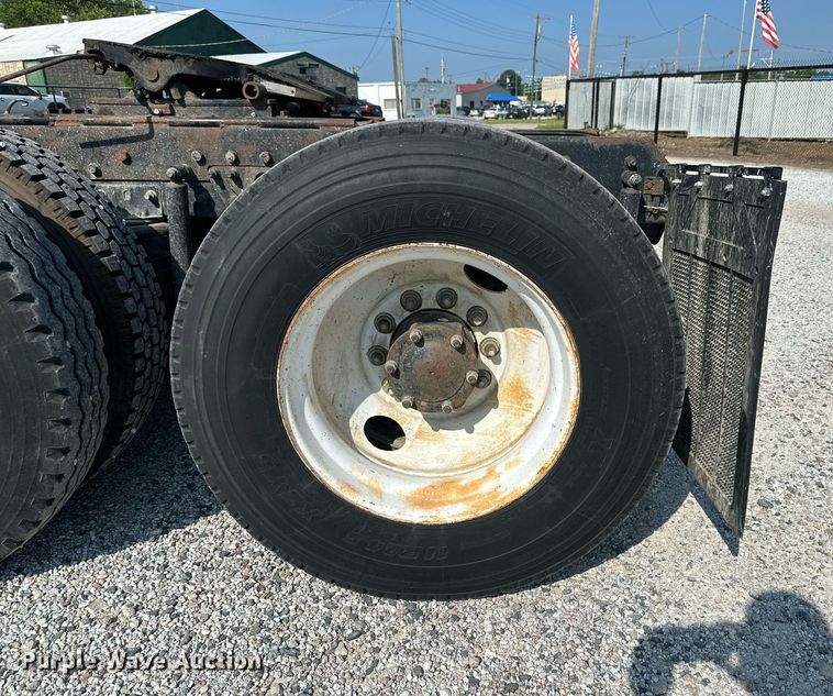 image for item NI9791 1997 Mack CH613  semi truck