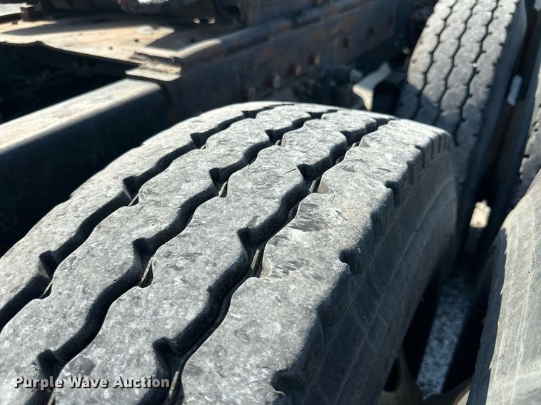 image for item NI9791 1997 Mack CH613  semi truck