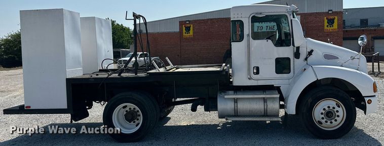 image for item NI9793 2005 Kenworth T300  fuel / lube truck