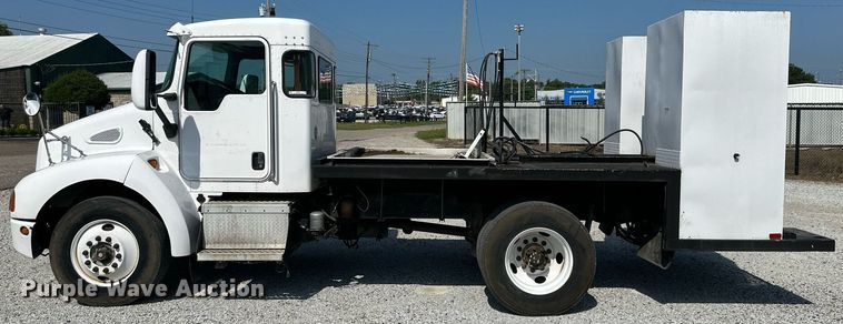 image for item NI9793 2005 Kenworth T300  fuel / lube truck