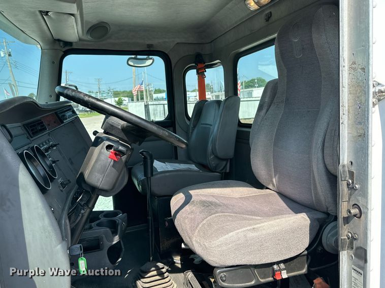 image for item NI9793 2005 Kenworth T300  fuel / lube truck