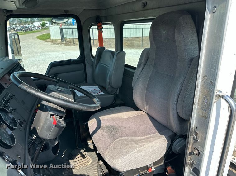 image for item NI9793 2005 Kenworth T300  fuel / lube truck